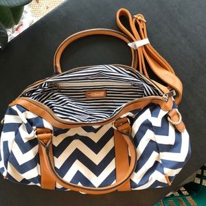 Purse Chevron print handbag/shoulder bag med size